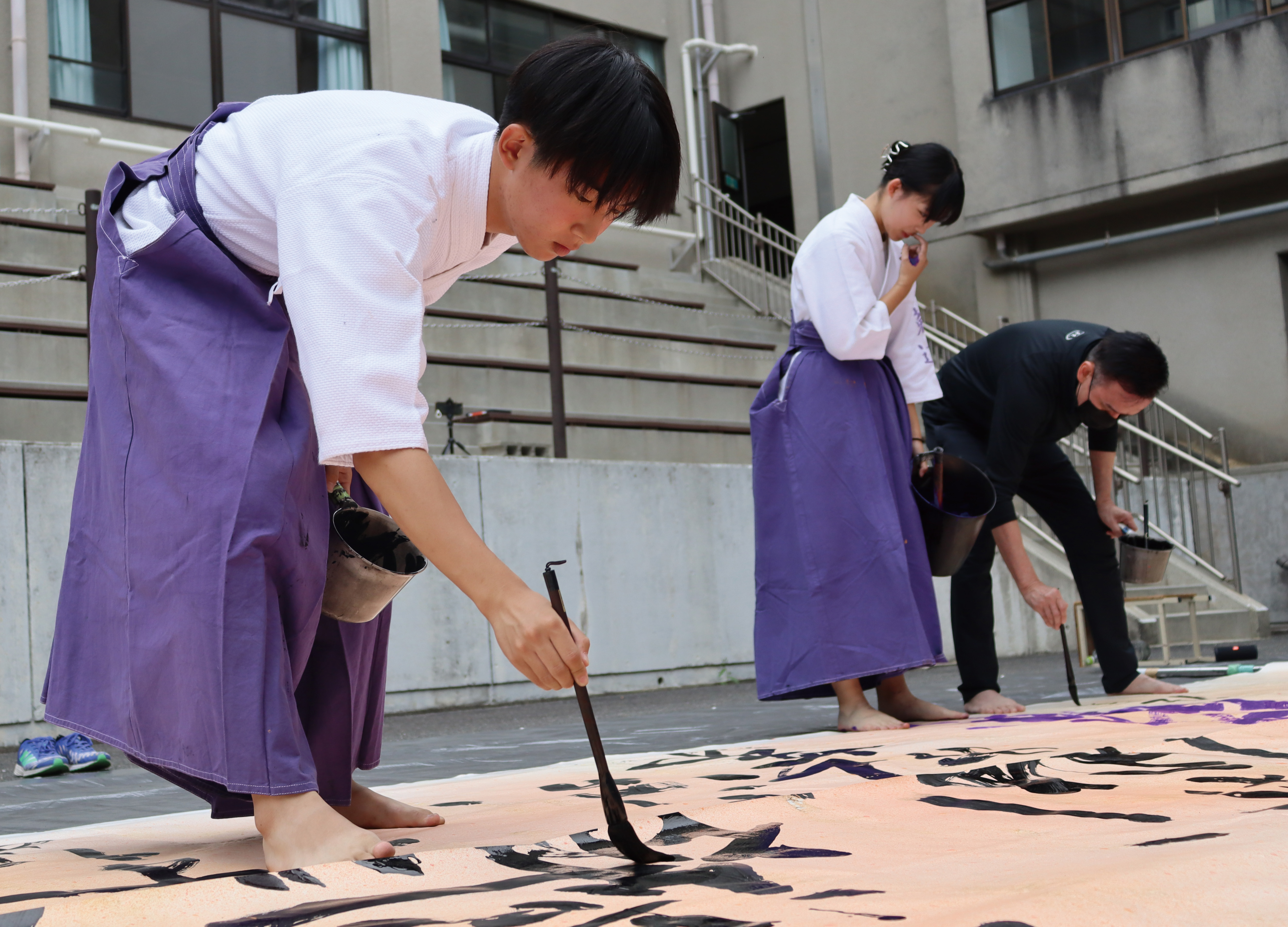 莵道高校書道部のパフォーマンスの様子
