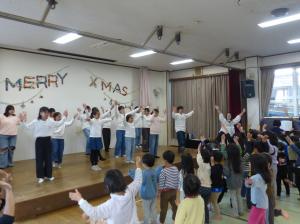 三室戸こども園訪問演奏4