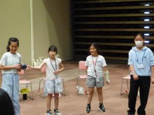 ２