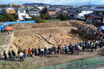 現地説明会の様子の画像