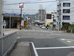 交差点の全景の画像