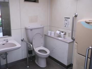 JR宇治駅前のトイレの画像