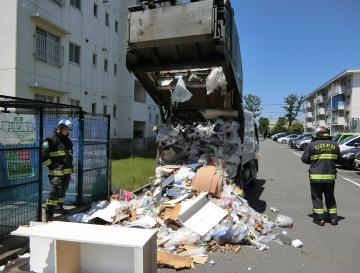 パッカー車の火災事故発生！の画像1