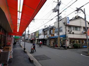 御蔵山商店街の風景：2