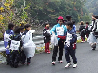 青少年によるクリーン宇治活動の画像